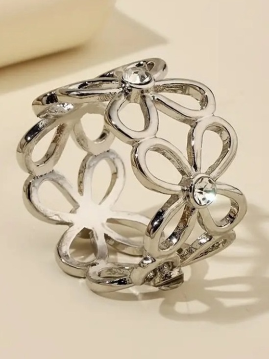 Boutique Jewelry - Silver Floral Openwork Scarf Slide